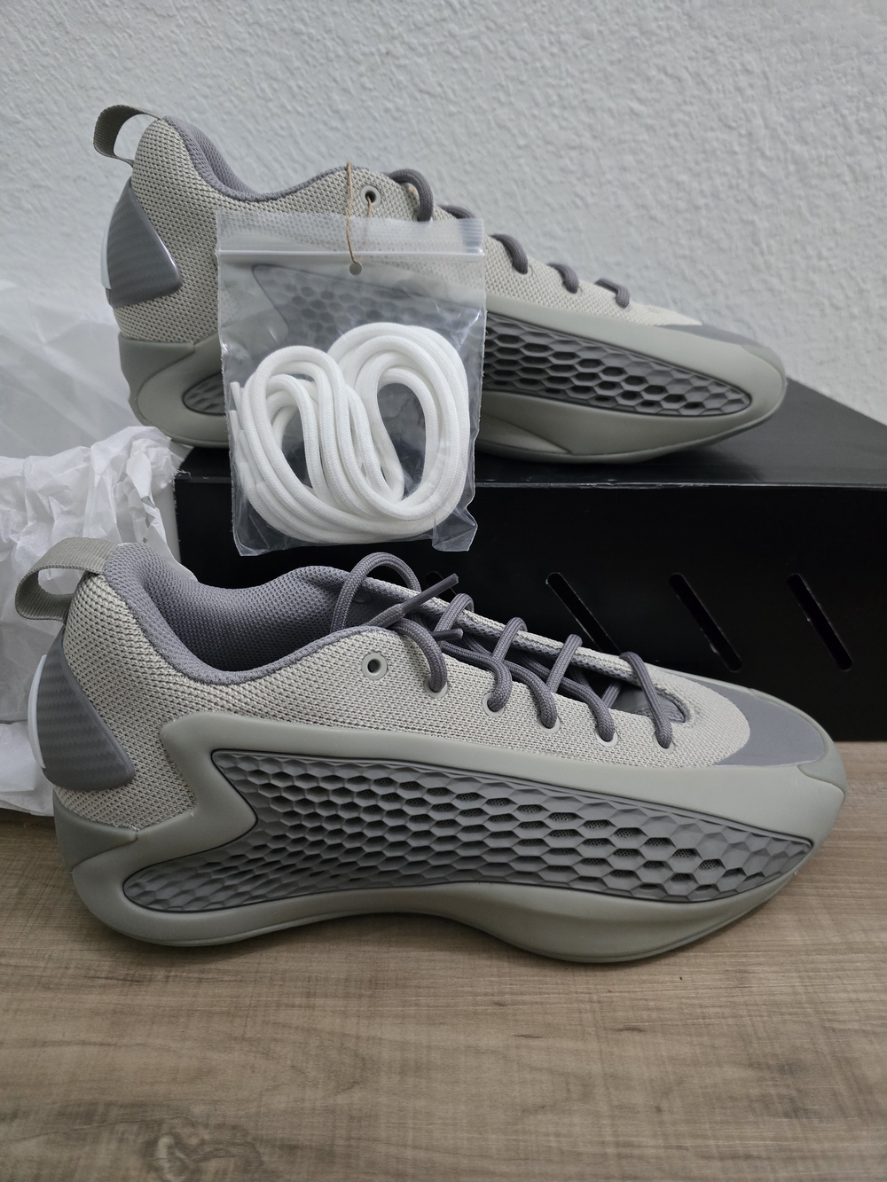 Adidas EI 1 Low Gray Athletic Sneakers. 9M /10W